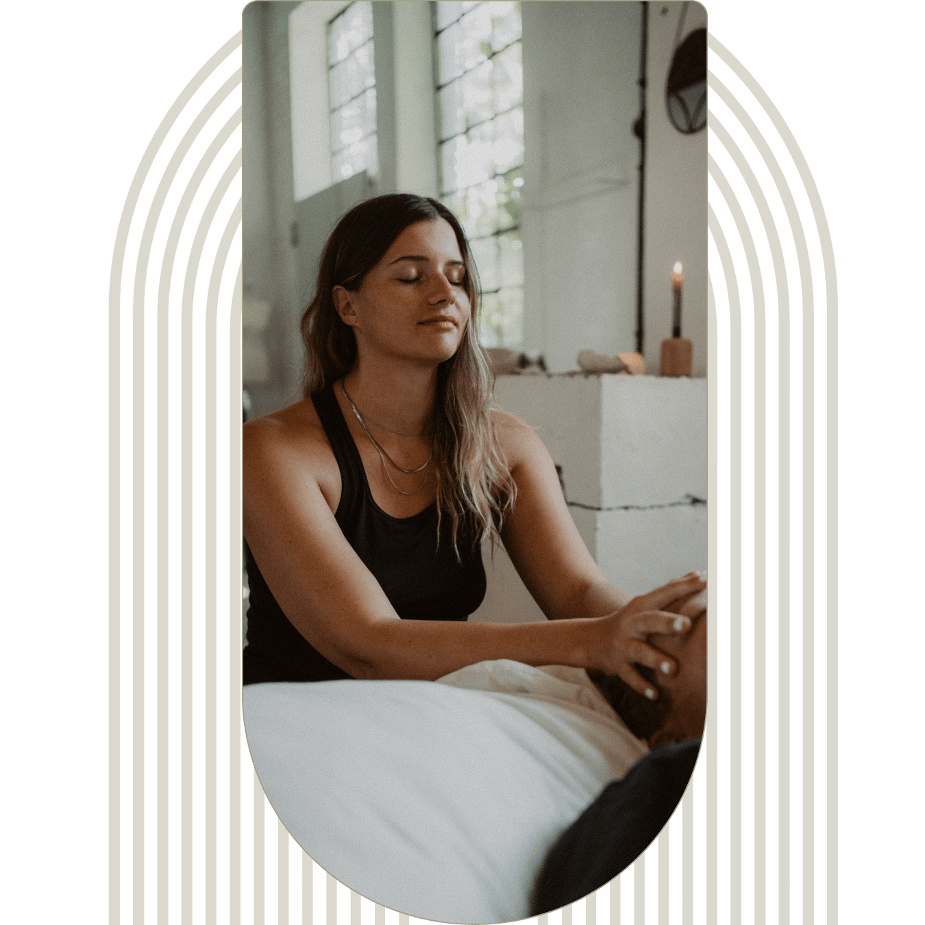 Alessia gibt Reiki